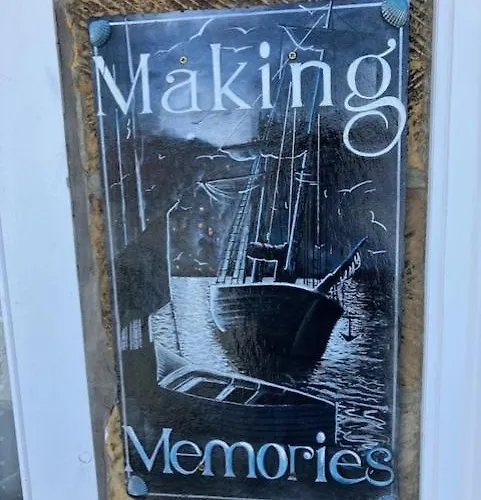 2 Bed In Oc-w050 * Whitby