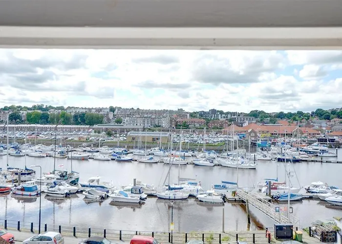 2 Bed In Oc-w050 * Whitby