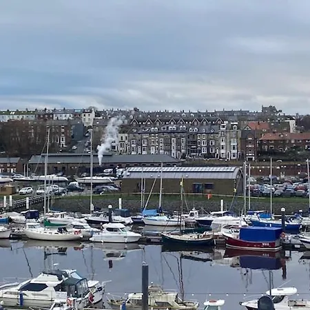 2 Bed In Oc-w050 * Whitby